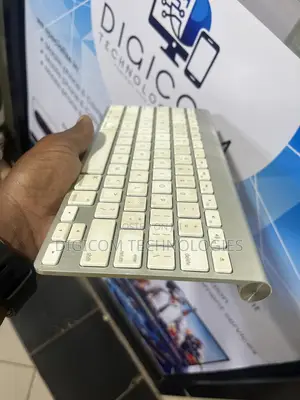 Apple Magic Keyboard 1