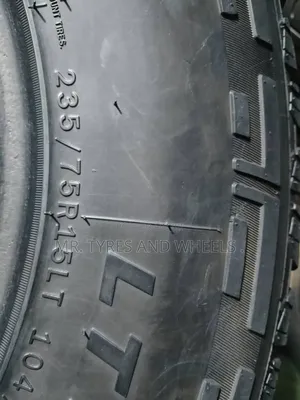 235 75 R15 Used Linglong but Still Good Tires We a Always With Quality