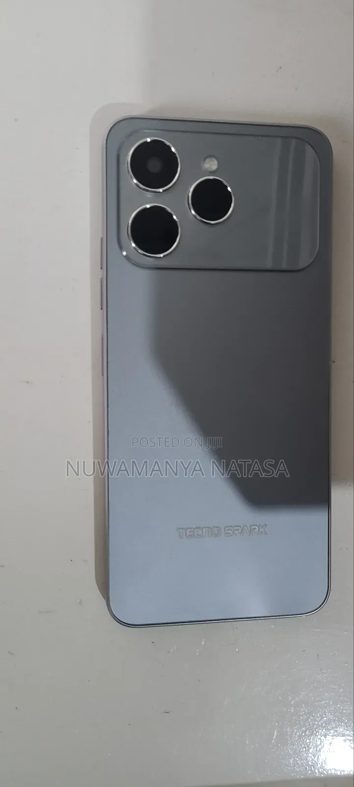 Tecno Spark 40 256 GB Silver