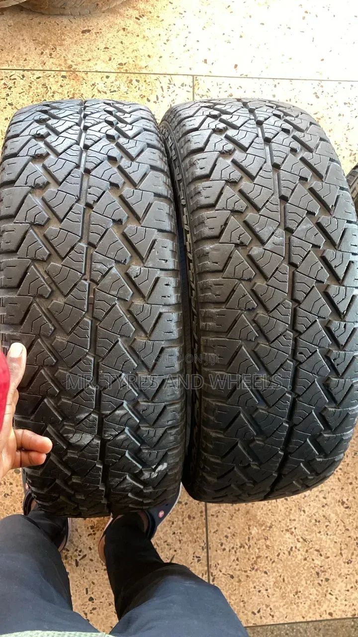 235 65 R17 Petrol Max Used but Still in Good Condition Cam We Upgrade