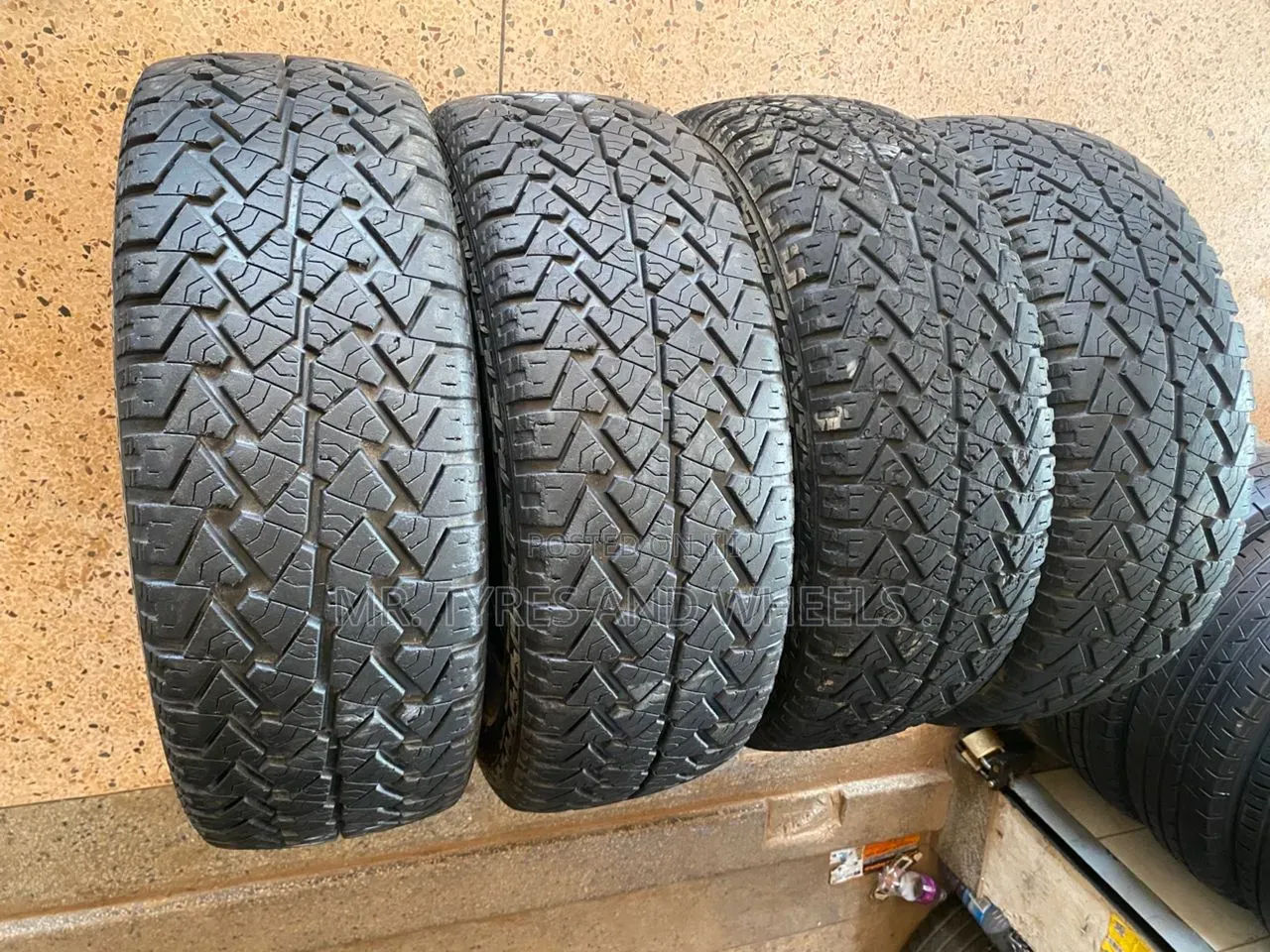 235 65 R17 Petrol Max Used but Still in Good Condition Cam We Upgrade