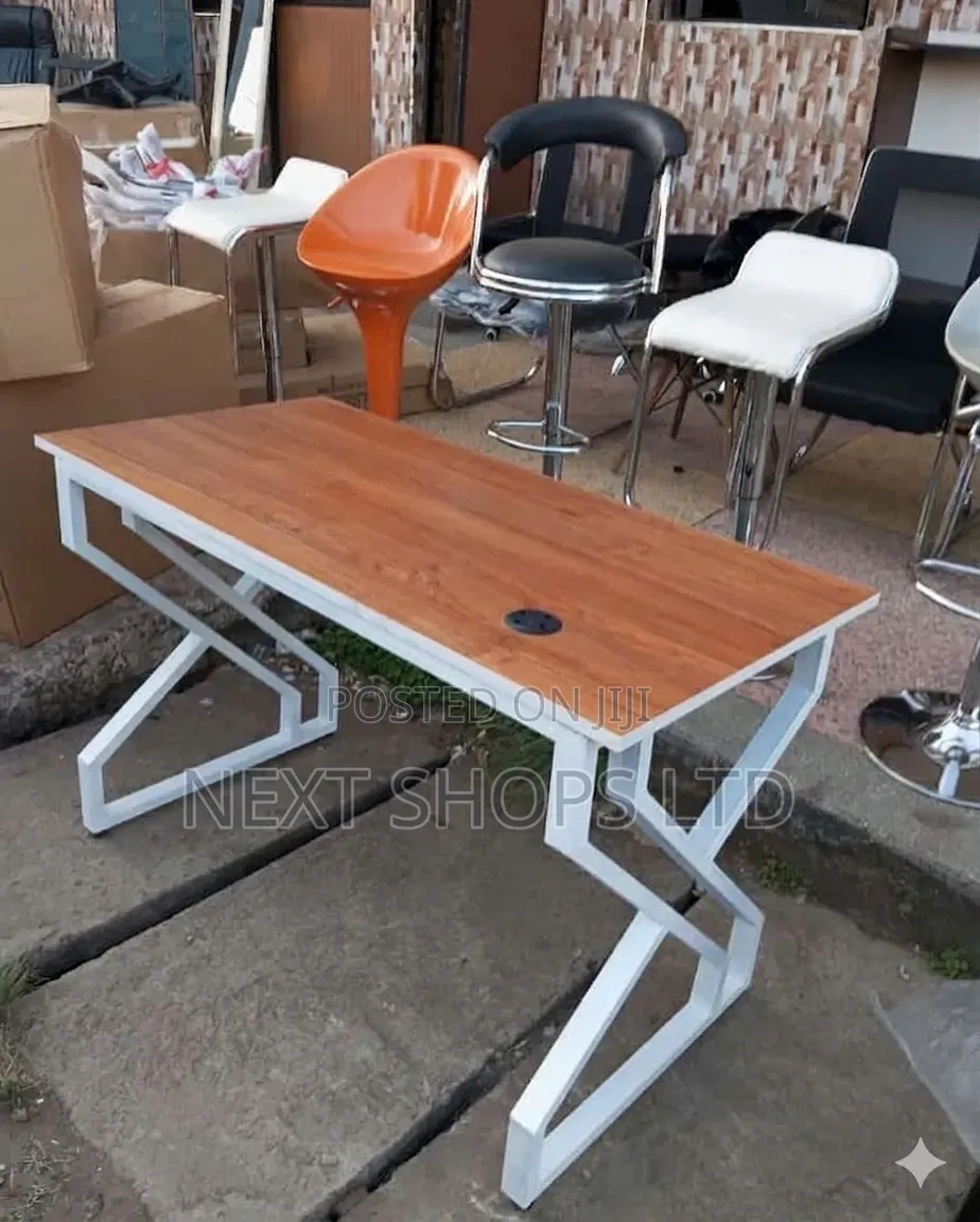 Office Table/Office Table/Offices Tables/Offices Tables/Reading Desk3d