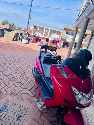 Yamaha 2019 Red