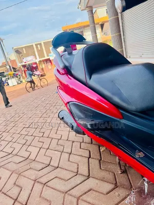 Yamaha 2019 Red