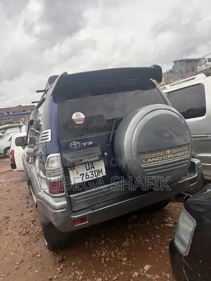 Toyota Land Cruiser Prado 2000 Blue