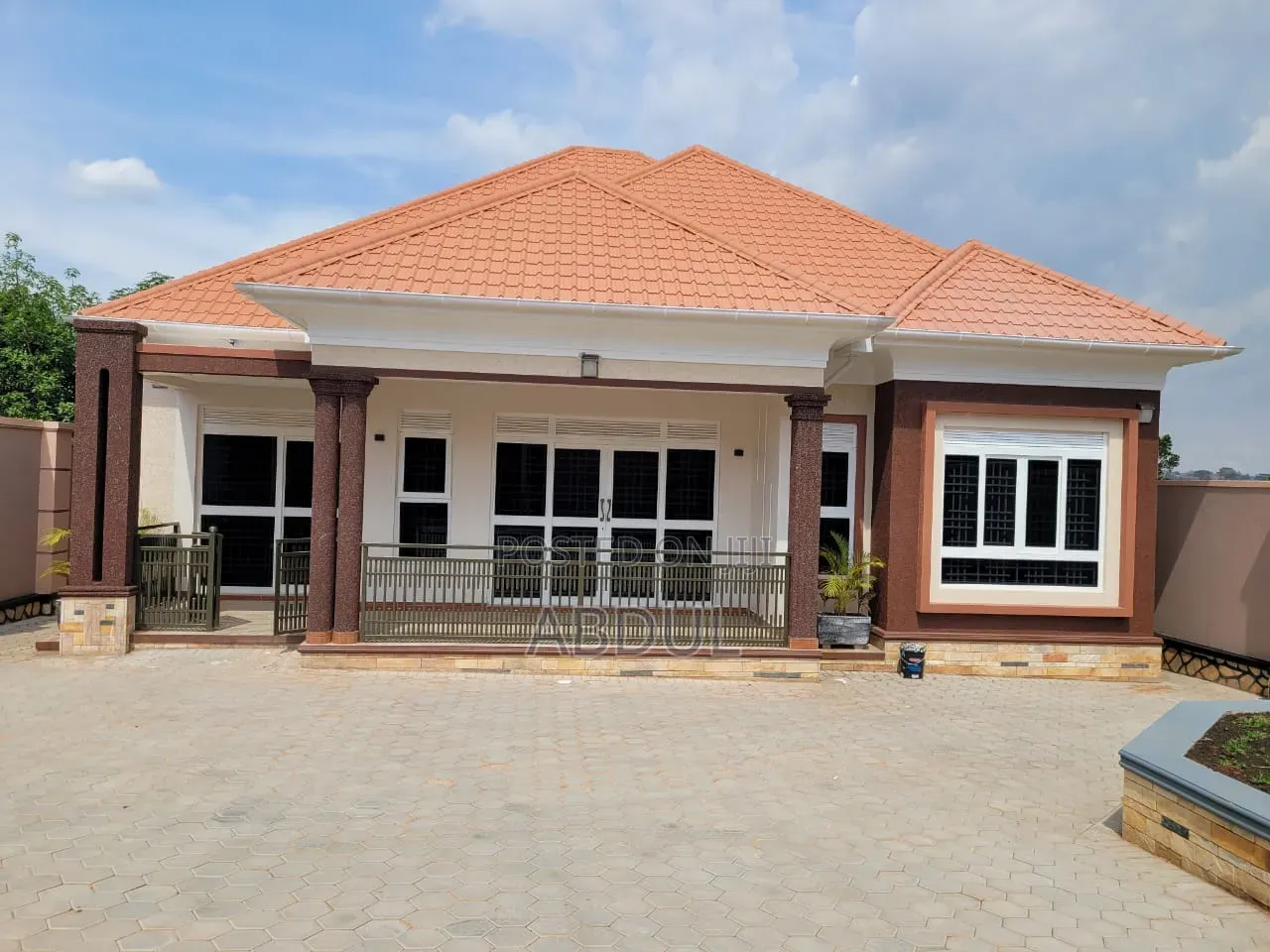 4bdrm Bungalow in Nsawo Estate, Kira for sale