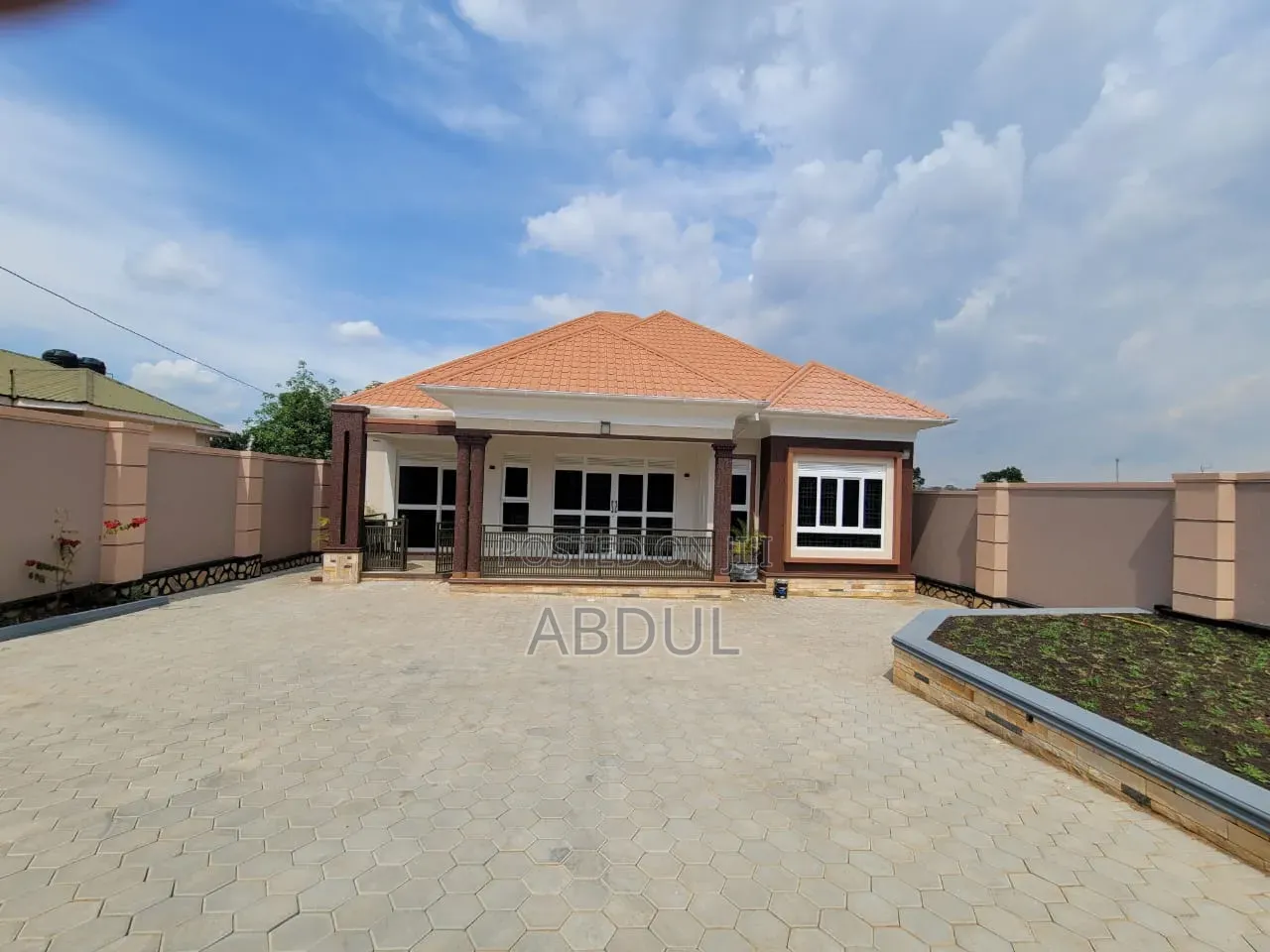 4bdrm Bungalow in Nsawo Estate, Kira for sale