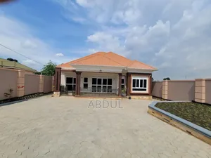4bdrm Bungalow in Nsawo Estate, Kira for sale