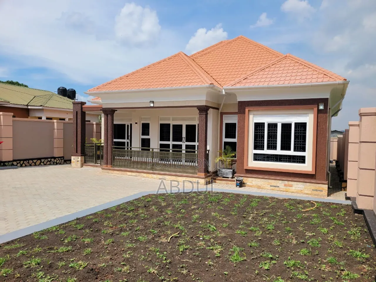 4bdrm Bungalow in Nsawo Estate, Kira for sale