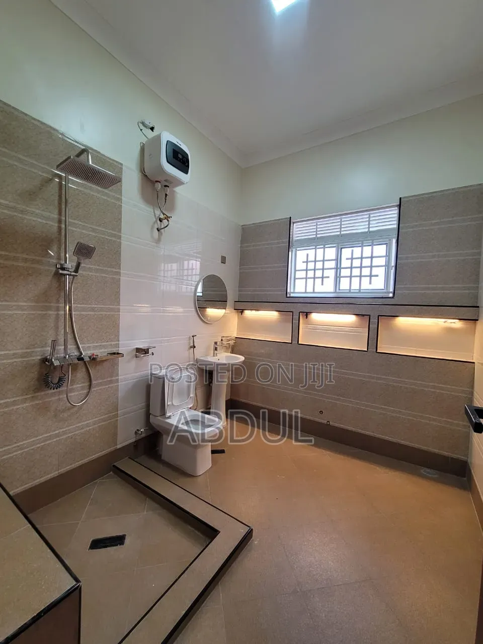 4bdrm Bungalow in Nsawo Estate, Kira for sale
