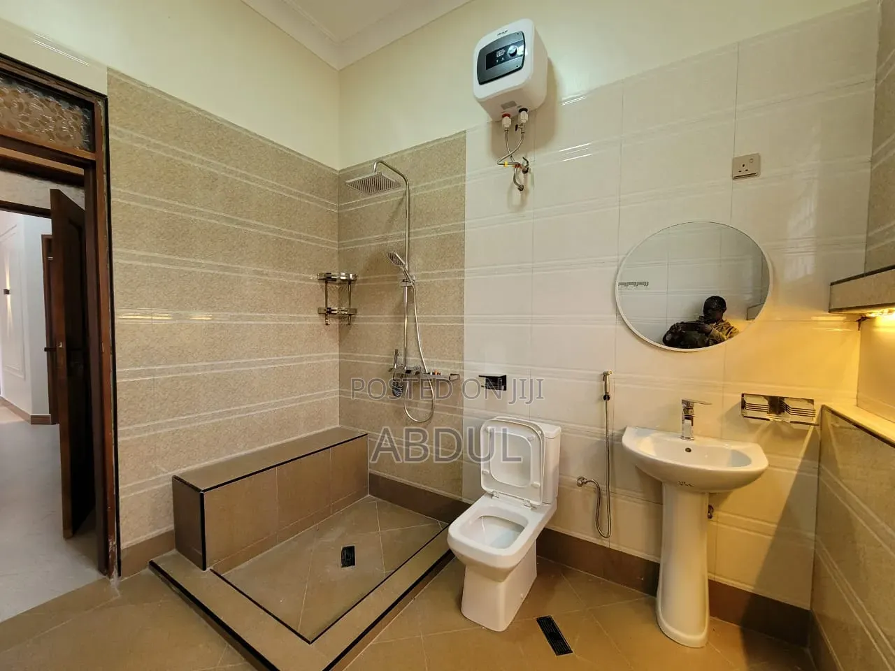 4bdrm Bungalow in Nsawo Estate, Kira for sale