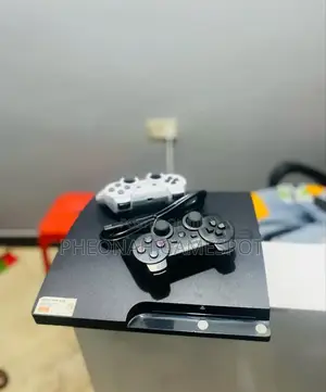 Ps3 Slim: 15 Games and 2 Pads! Fresh Like a Rolex With Extra Egg.