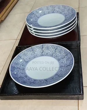 Japanese Arita Ware Porcelain Plates Featuring a "Tako Karakusa".
