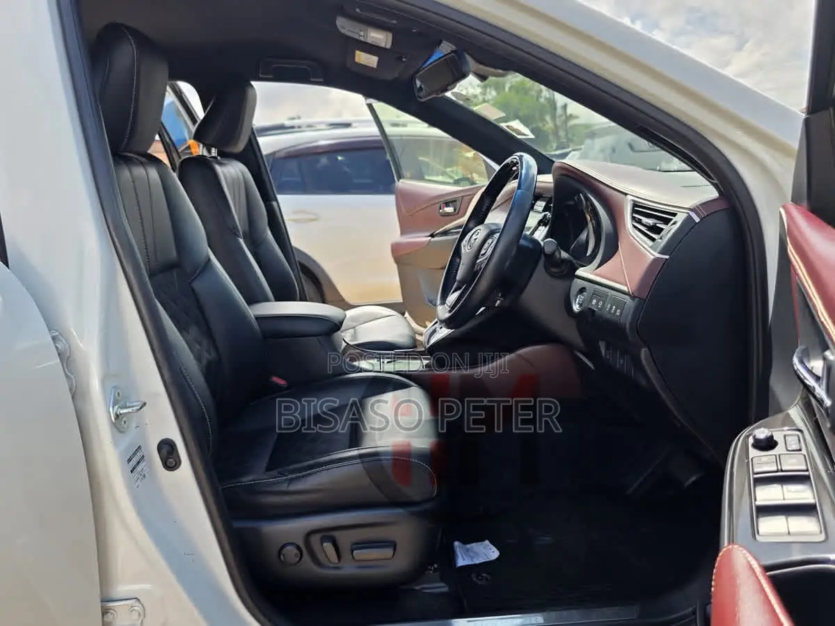 Toyota Harrier 2.0 2018 White