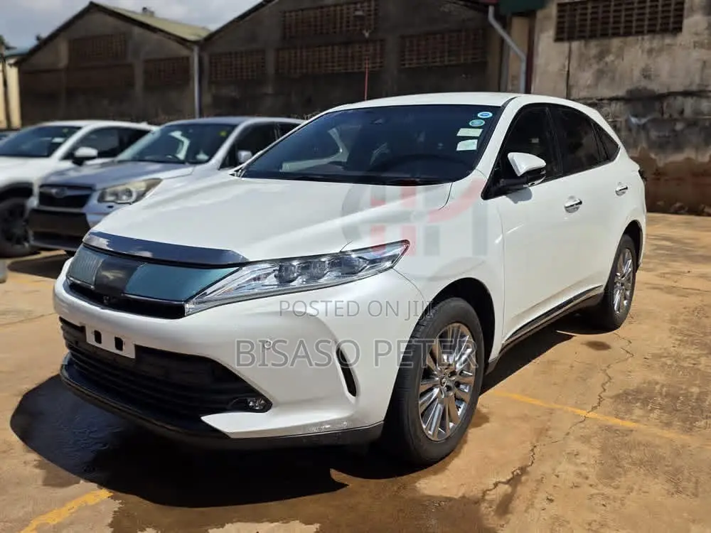 Toyota Harrier 2.0 2018 White