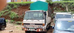 Isuzu Forward Track