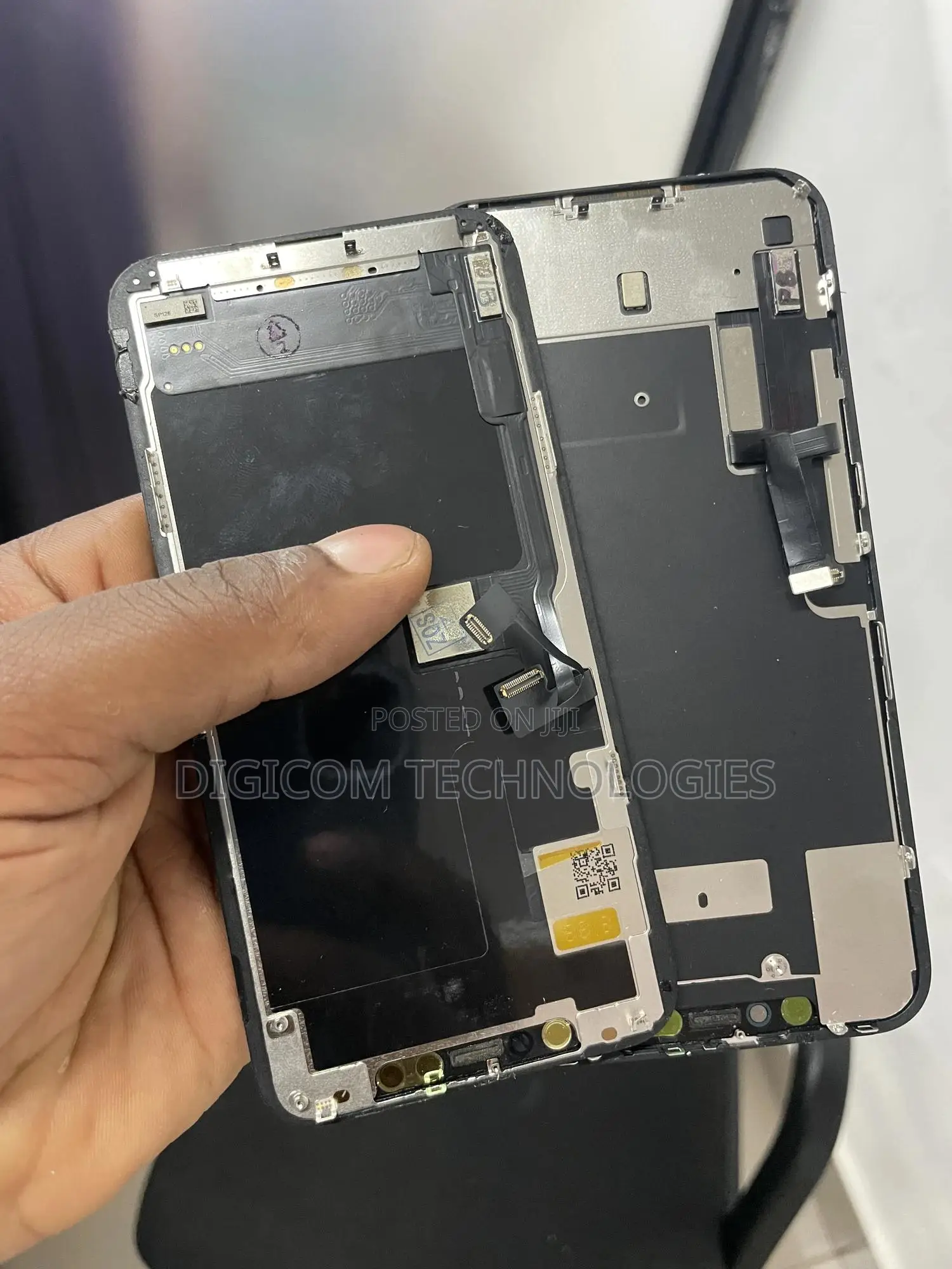 iPhone and Android Phones Screen Replacement Services