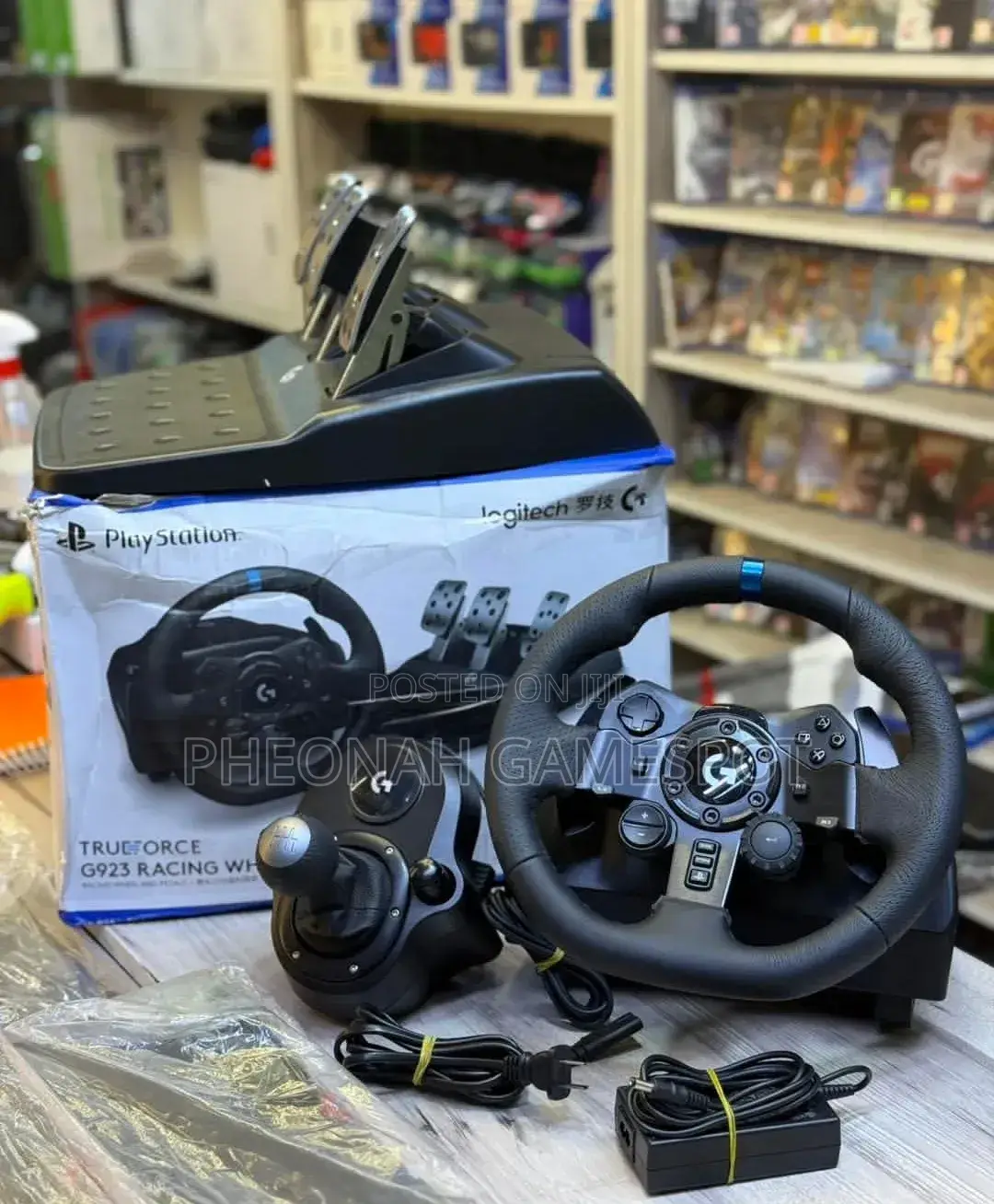 Logitech G29 Driving Force. The Best Gaming Racing Steering Wheel