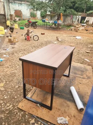 Computer Metallic Table
