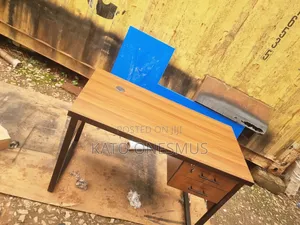Computer Metallic Table