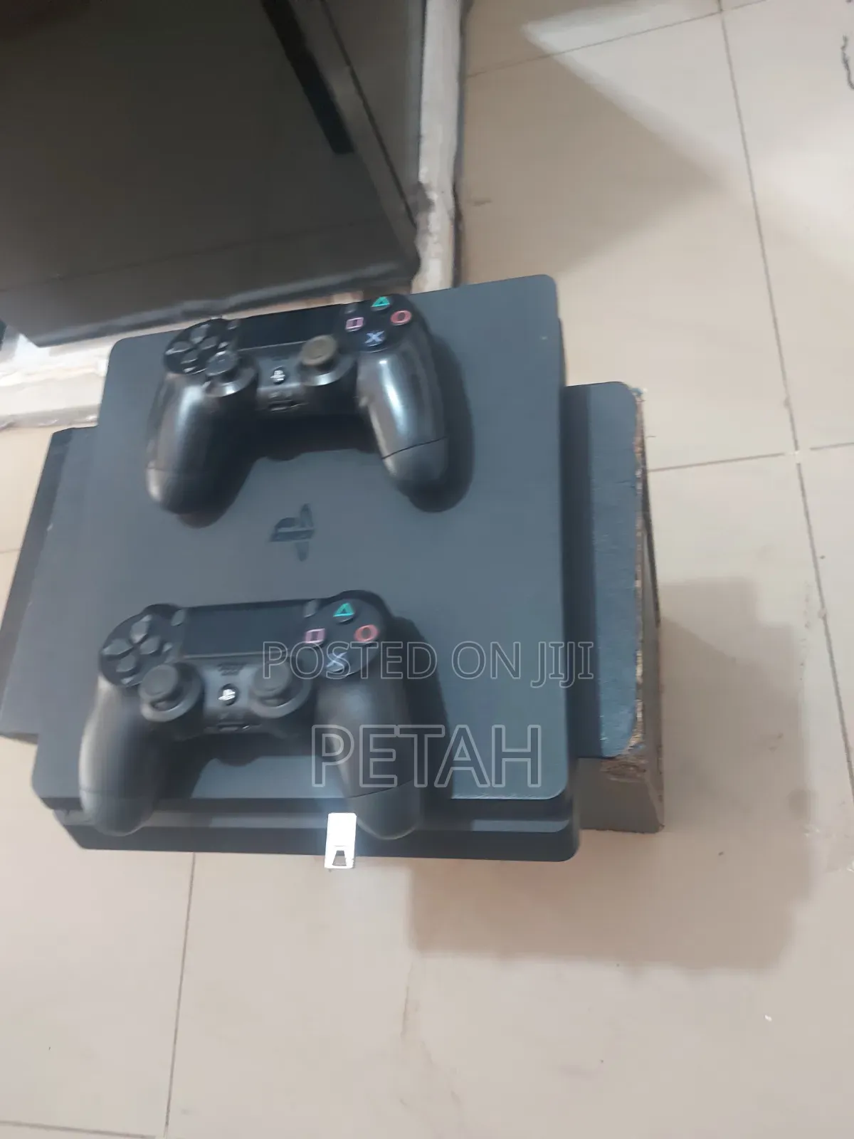 Play Station 4
