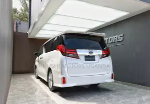 Toyota Alphard 2017 Pearl