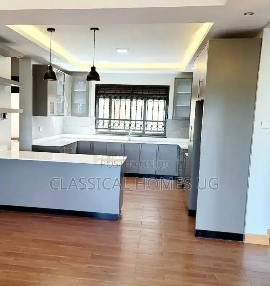 5bdrm Duplex in Mutungo Upper, Central Division for rent