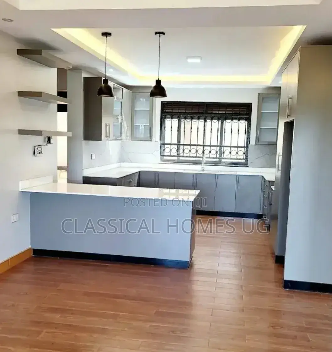 5bdrm Duplex in Mutungo Upper, Central Division for rent