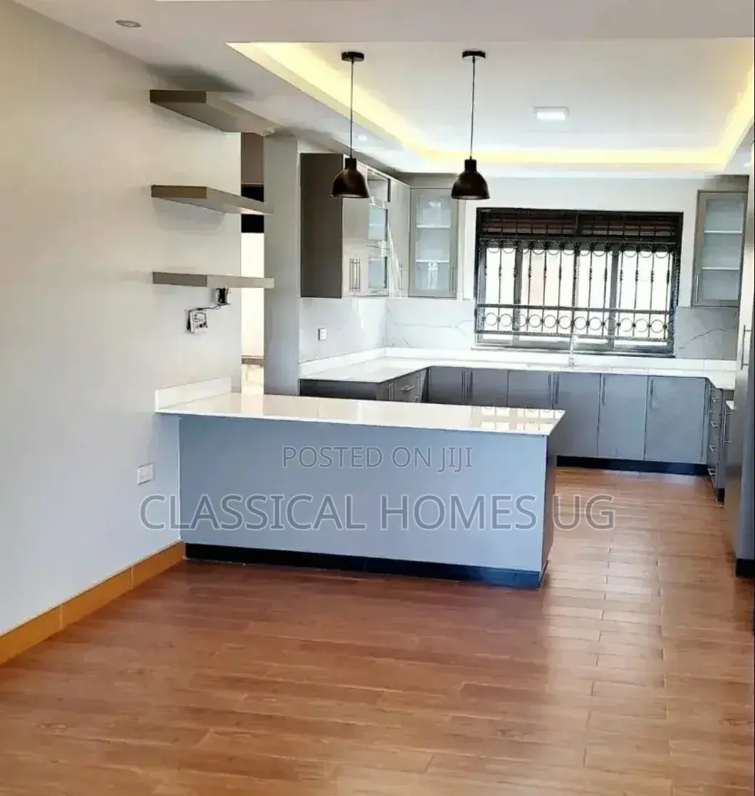 5bdrm Duplex in Mutungo Upper, Central Division for rent