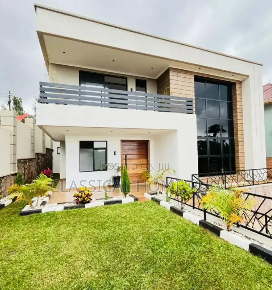 4bdrm Duplex in Muyenga, Central Division for rent