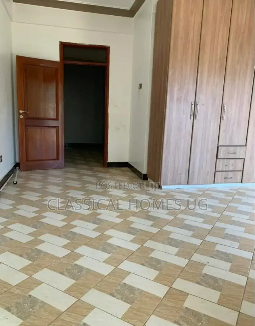 4bdrm Duplex in Mbuya Villa, Central Division for rent