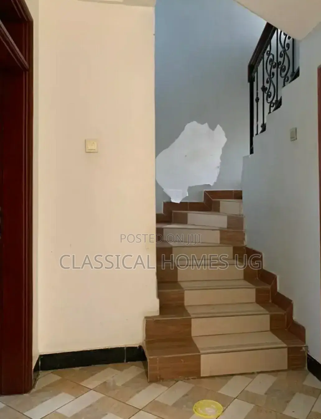 4bdrm Duplex in Mbuya Villa, Central Division for rent