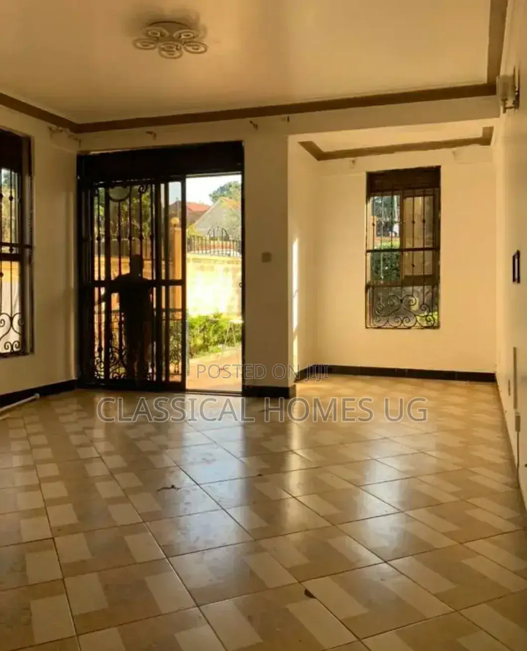 4bdrm Duplex in Mbuya Villa, Central Division for rent