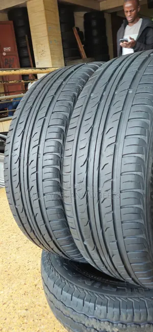235 55 R19 Dunlop Grand Trek From Thailand  but Only 2pises.