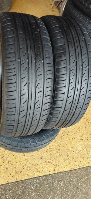 235 55 R19 Dunlop Grand Trek From Thailand  but Only 2pises.