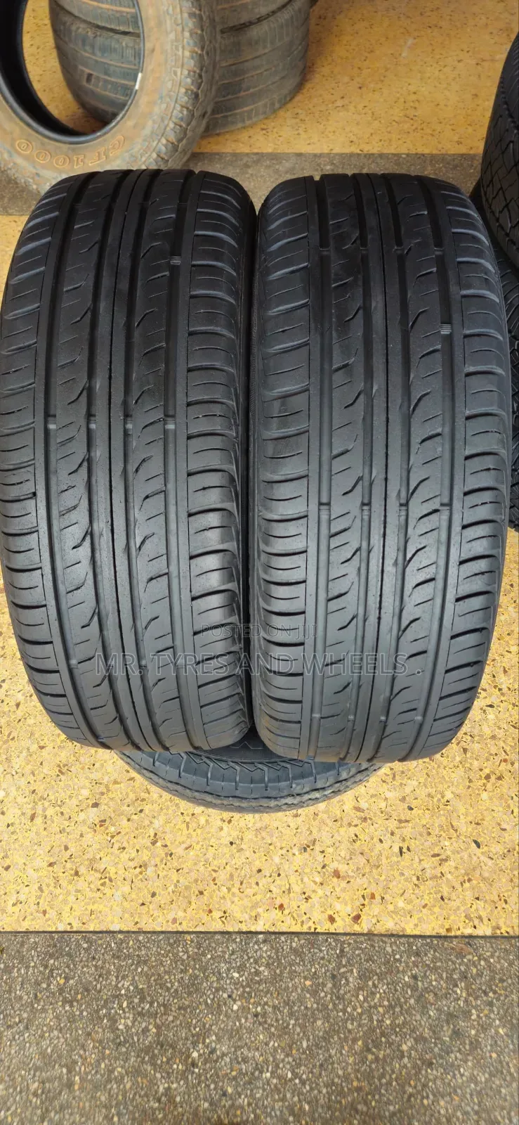 235 55 R19 Dunlop Grand Trek From Thailand  but Only 2pises.
