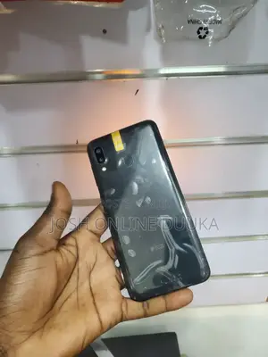 Samsung Galaxy A20 64 GB Black