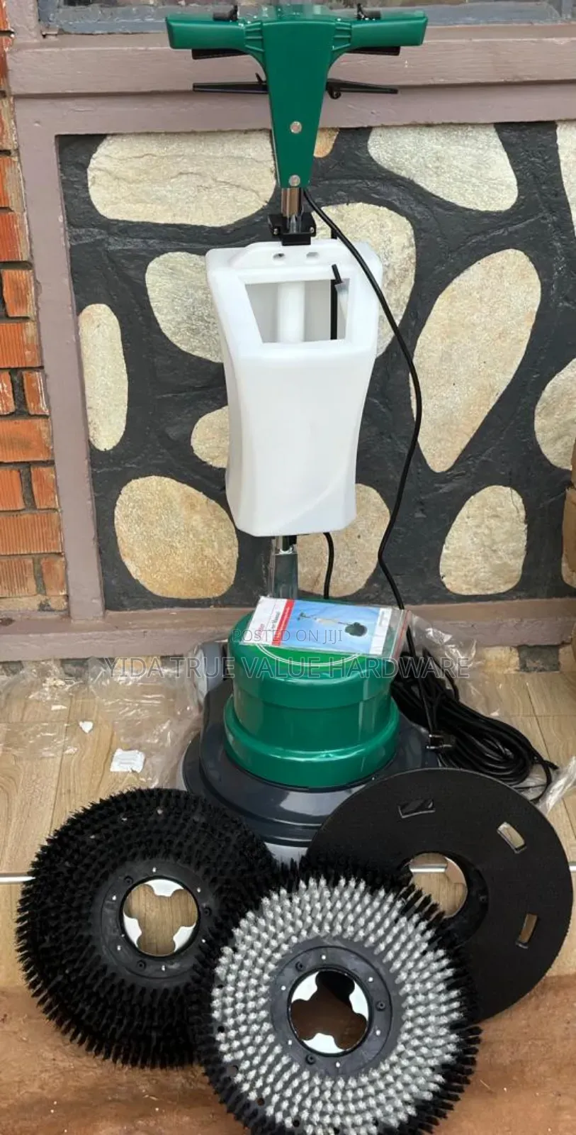 Floor Cleaner/ Floor Scrubber With Its Accessories