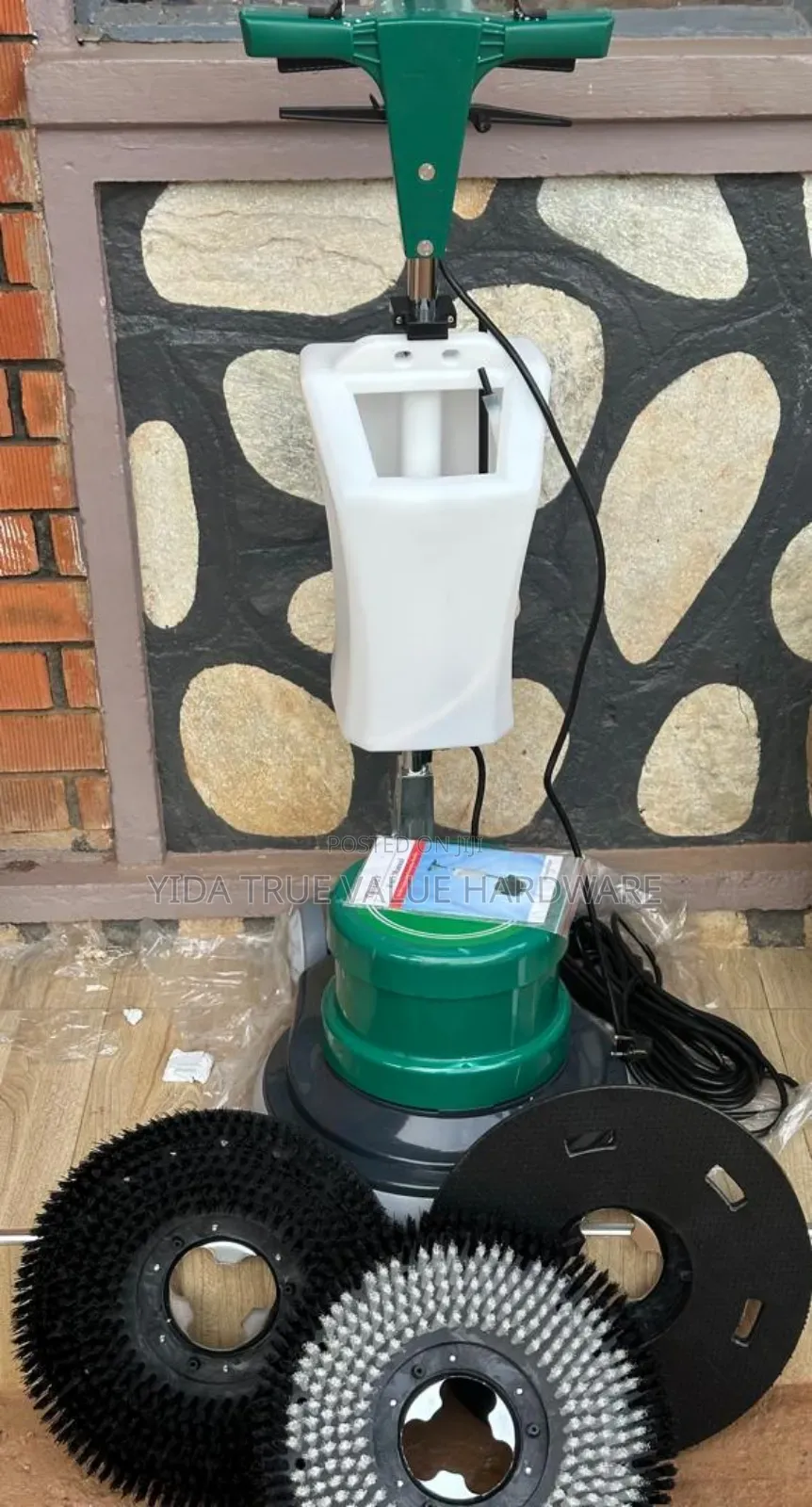Floor Cleaner/ Floor Scrubber With Its Accessories