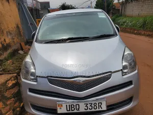 Toyota Ractis 2010 Silver