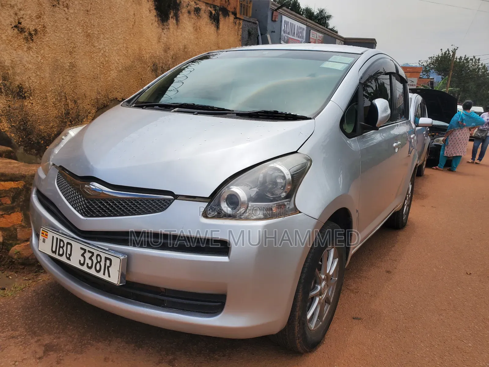Toyota Ractis 2010 Silver