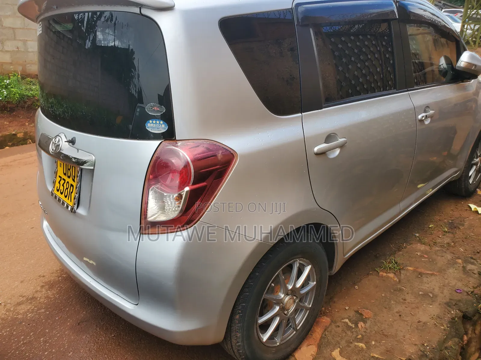 Toyota Ractis 2010 Silver
