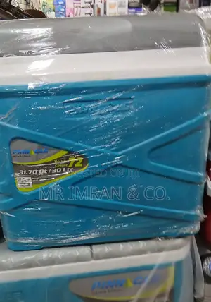 Pinnacle 30-Liter Hard Insulated Cooler Box.