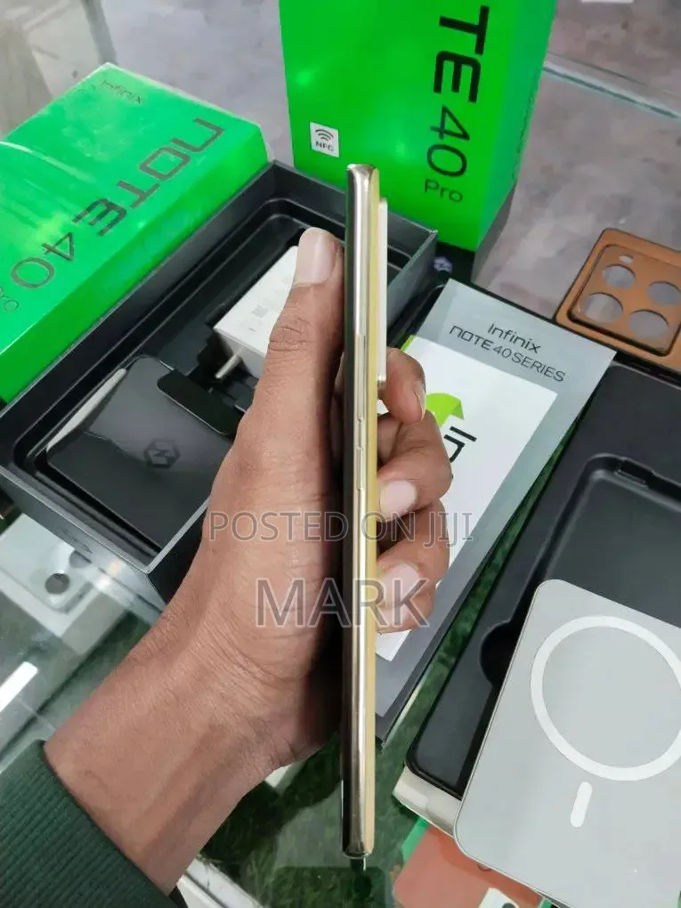 New Infinix Note 40 Pro 5G 256 GB Gold