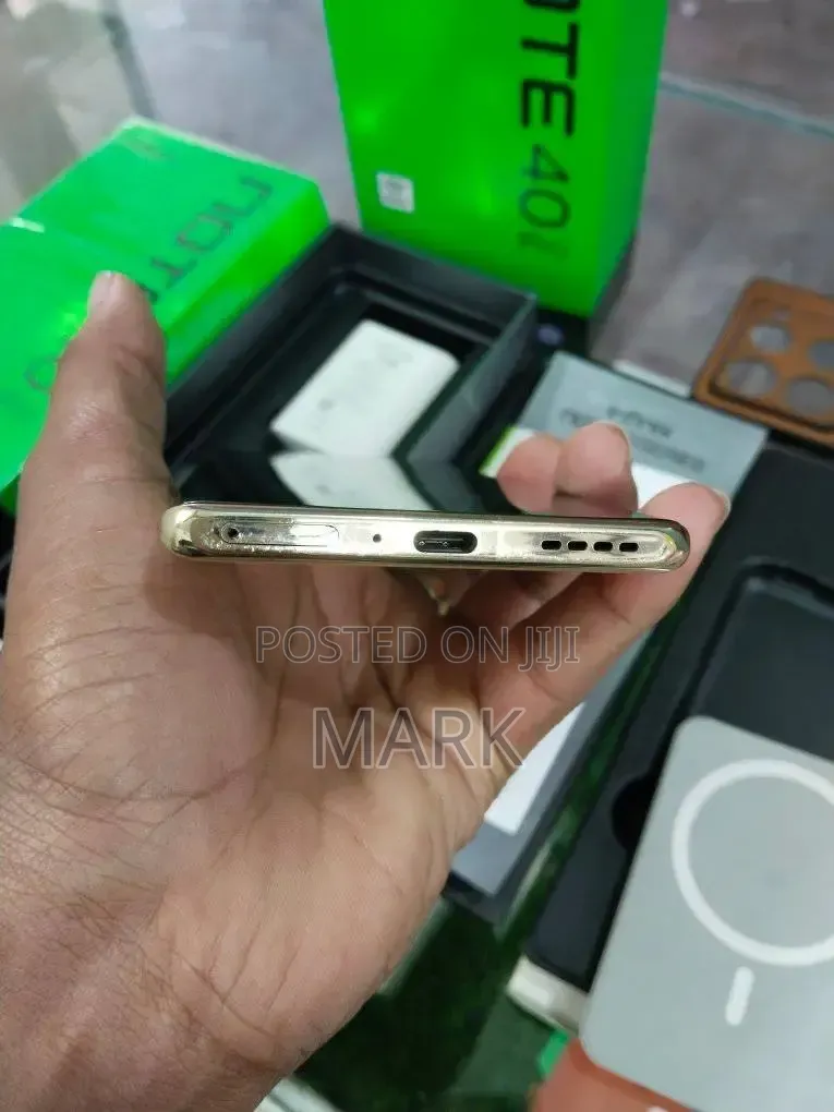 New Infinix Note 40 Pro 5G 256 GB Gold
