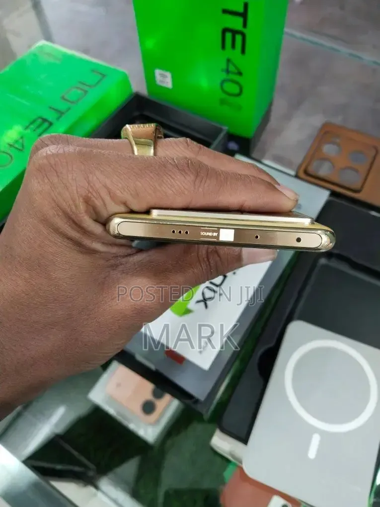 New Infinix Note 40 Pro 5G 256 GB Gold