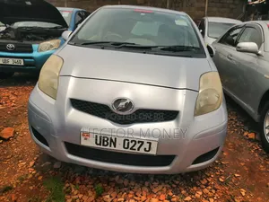 Toyota Vitz 1.3 FWD 3dr 2006 Silver
