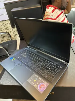 New Laptop MSI 16GB Intel Core i5 SSD 512GB