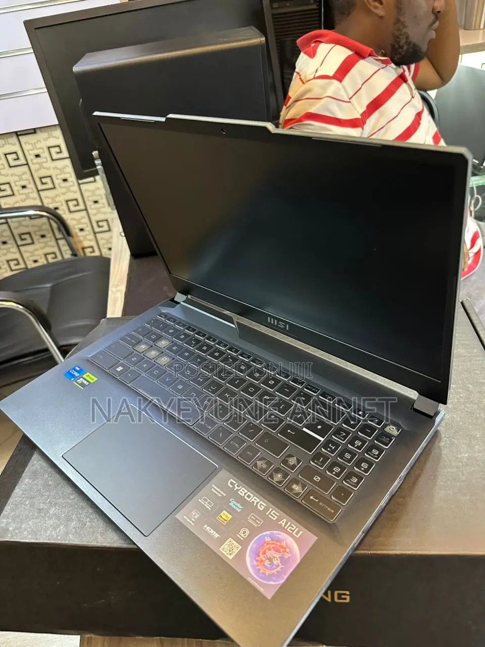 New Laptop MSI 16GB Intel Core i5 SSD 512GB