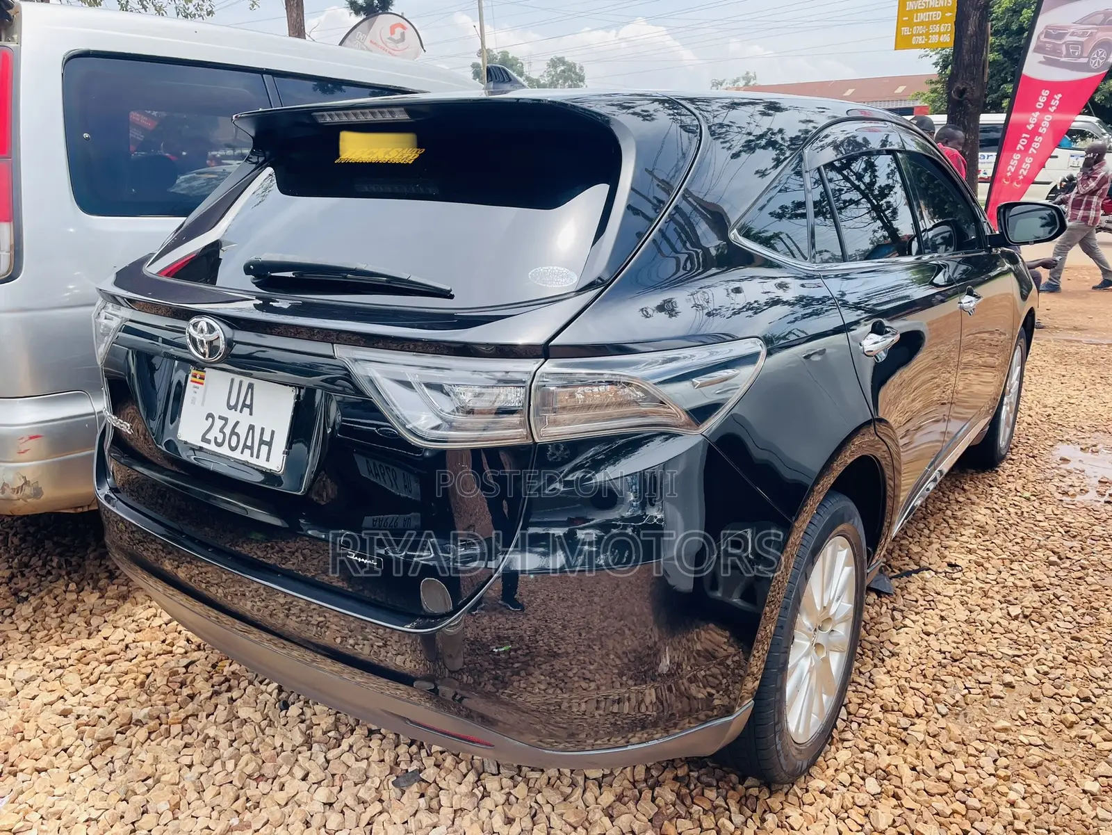 Toyota Harrier 2.0 2014 Black